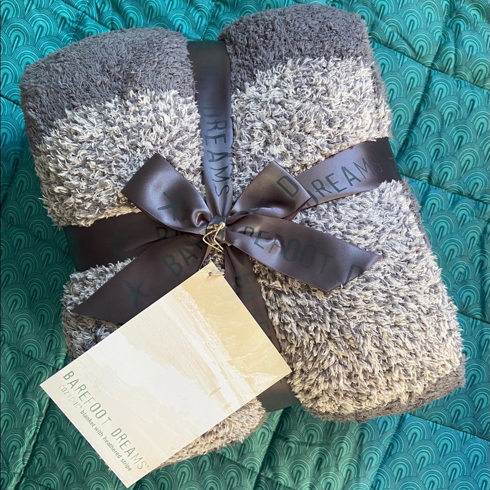BRAND NEW🆕Barefoot Dreams Cozy Chic Blanket✨